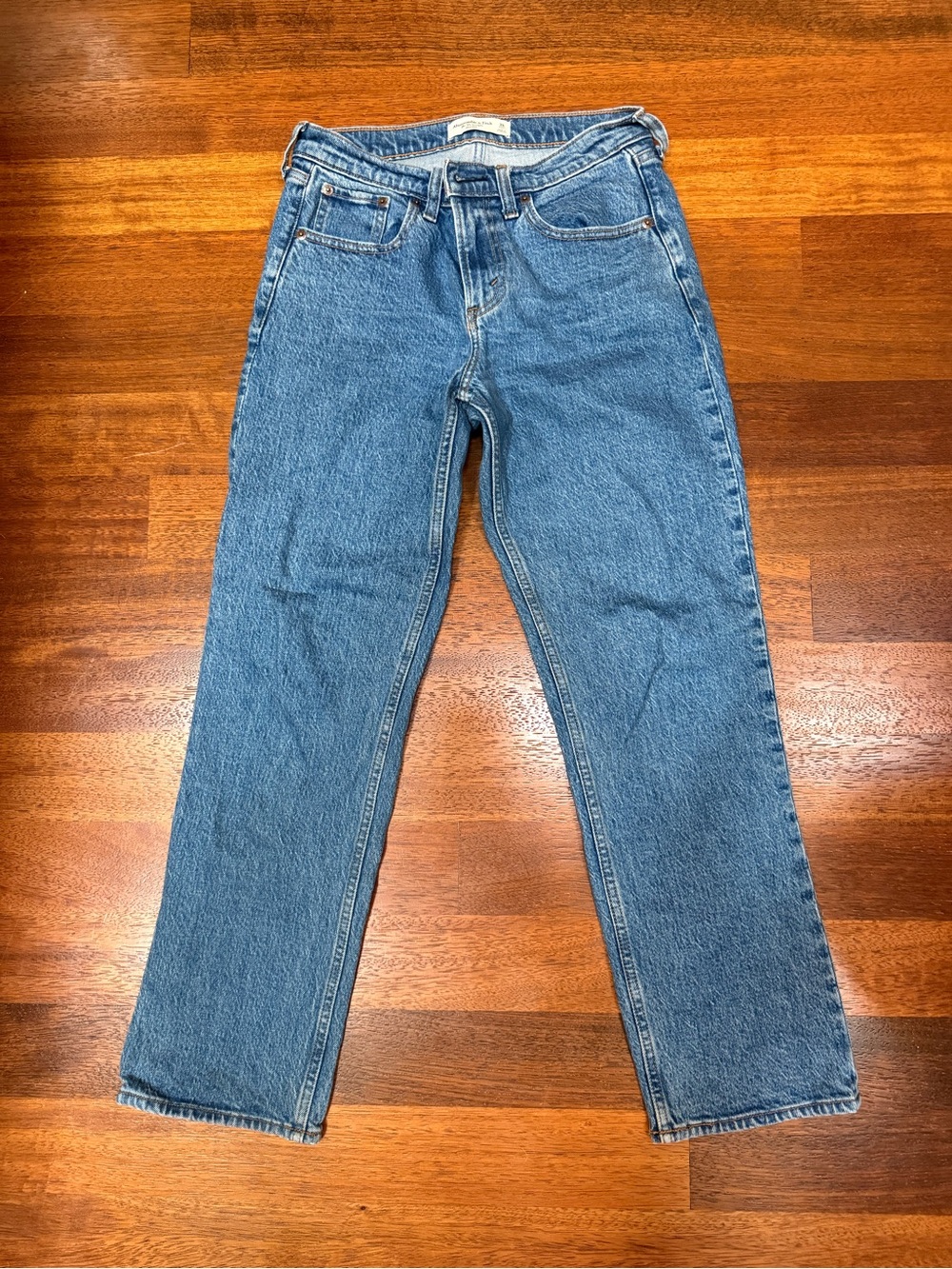 Abercrombie & Fitch The '90s Straight Mid Rise Jean Straight Leg Jeans Blue Size